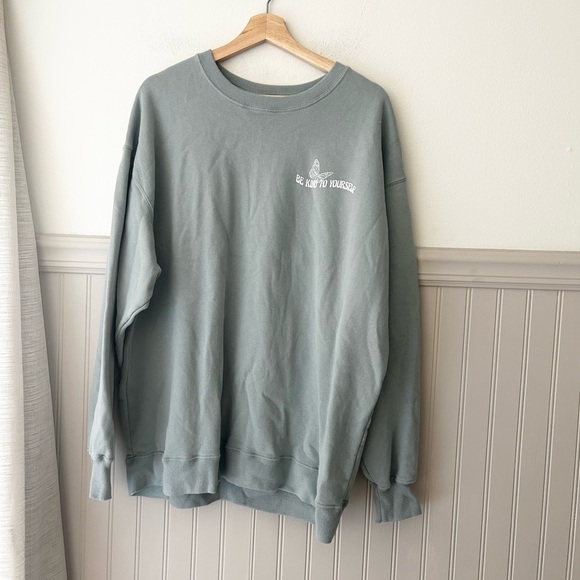 Hollister Large Be Kind To Others Butterfly Sage Green Sweatshirt - Picture 2 of 4